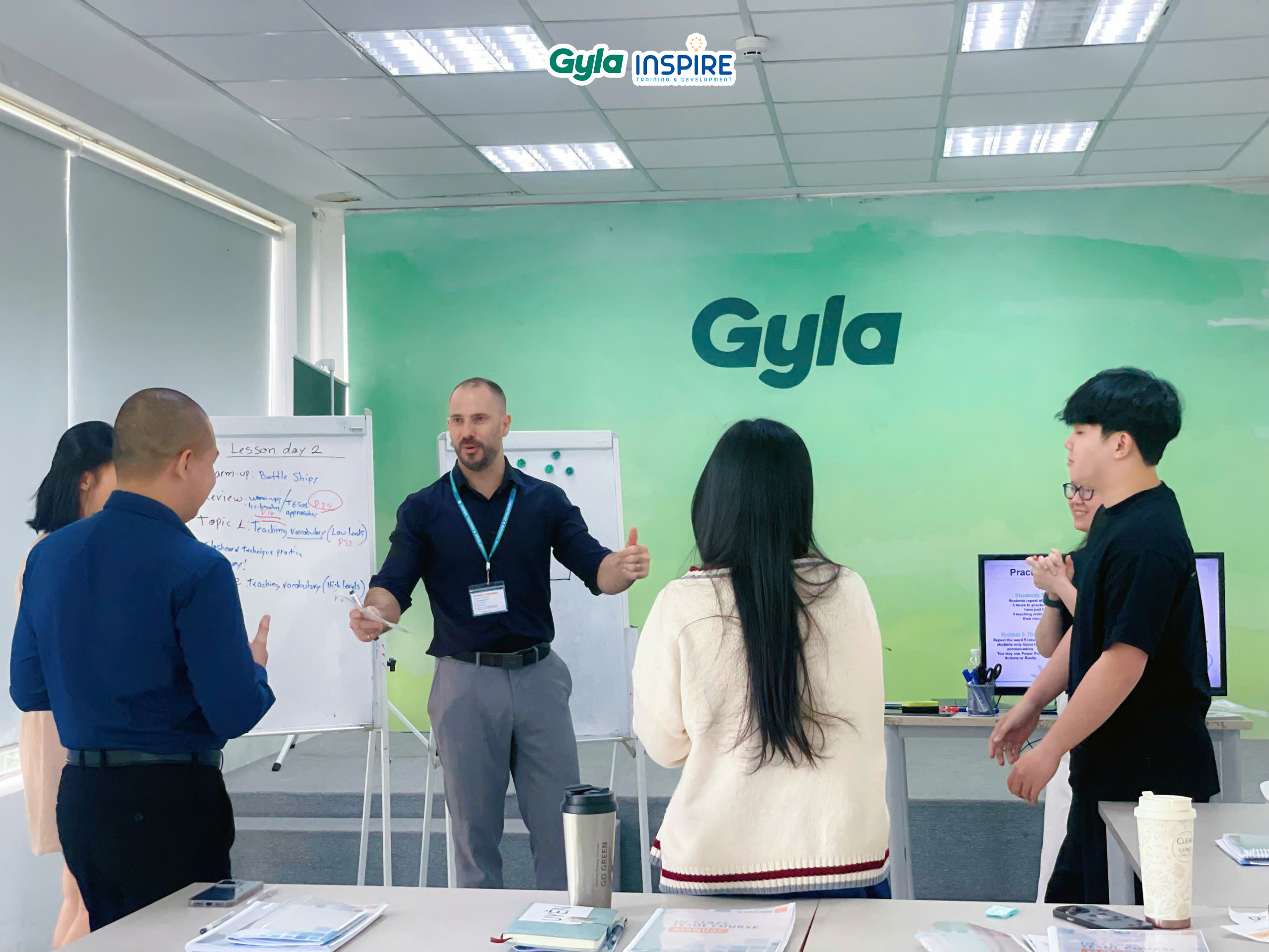 Lớp học TESOL 135 giờ cùng 100% trainer Quốc tế